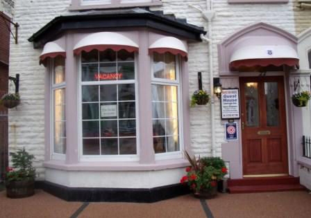 Blakcpool Guest House Accommodation - Marston Hous